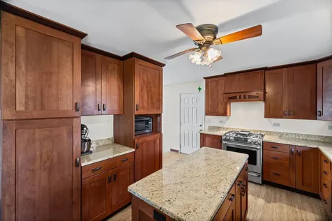 645 Flagstaff Lane Hoffman Estates IL 60169