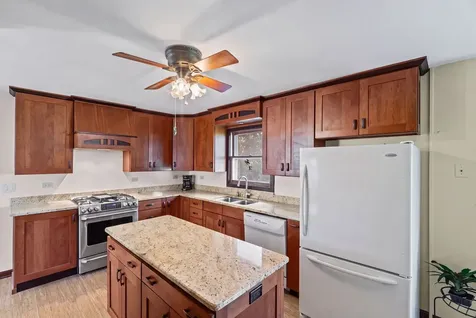 645 Flagstaff Lane Hoffman Estates IL 60169