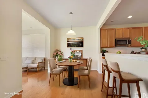 3142 Ravinia Circle Mundelein IL 60060