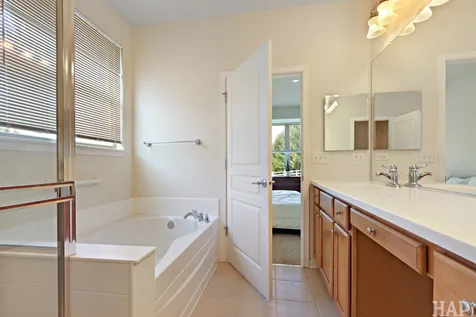 3142 Ravinia Circle Mundelein IL 60060