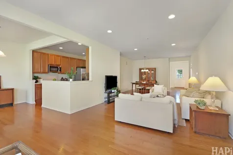 3142 Ravinia Circle Mundelein IL 60060