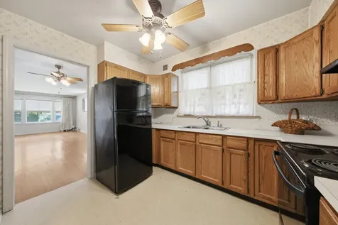 2416 South 2nd Avenue North Riverside IL 60546