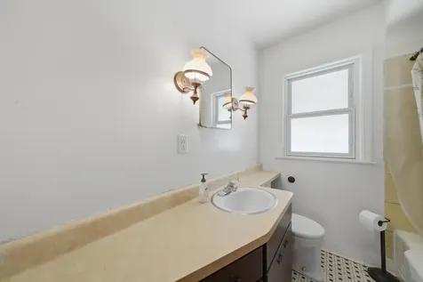 2416 South 2nd Avenue North Riverside IL 60546