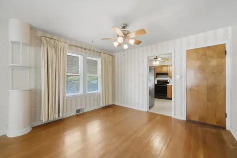 2416 South 2nd Avenue North Riverside IL 60546