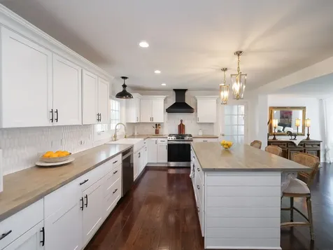 708 South Rose Farm Road Woodstock IL 60098