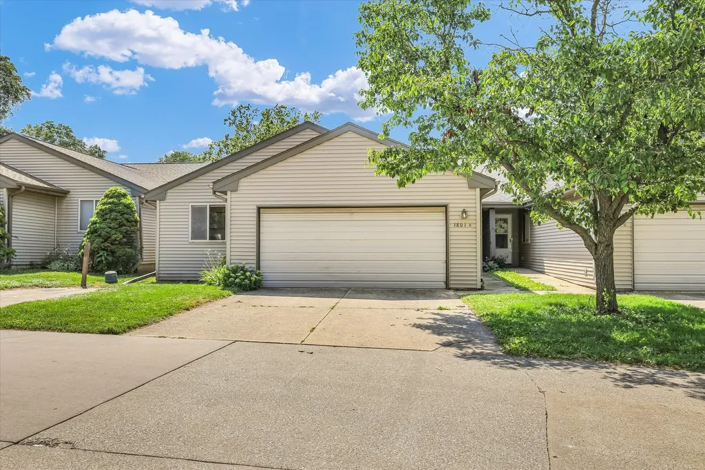 1801 Glenwood Oaks Court Urbana IL 61801