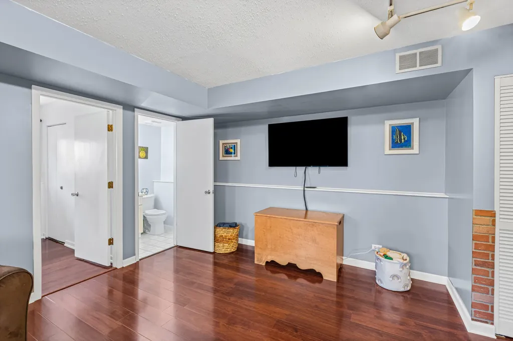 30W008 Danbury Drive Warrenville IL 60555