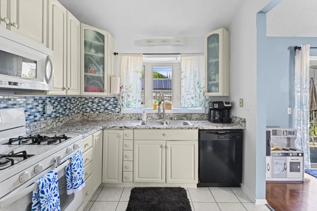 30W008 Danbury Drive Warrenville IL 60555