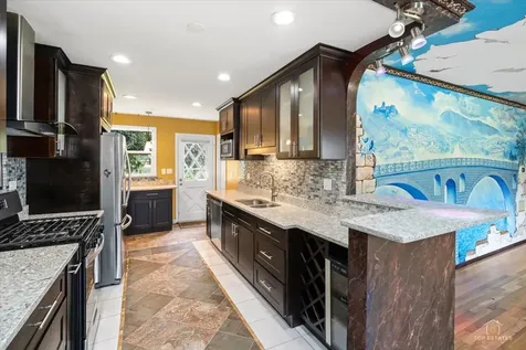 133 East Berkley Lane Hoffman Estates IL 60169