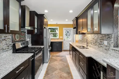 133 East Berkley Lane Hoffman Estates IL 60169