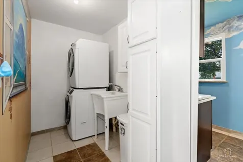 133 East Berkley Lane Hoffman Estates IL 60169