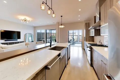 1902 West Division Street Chicago IL 60622