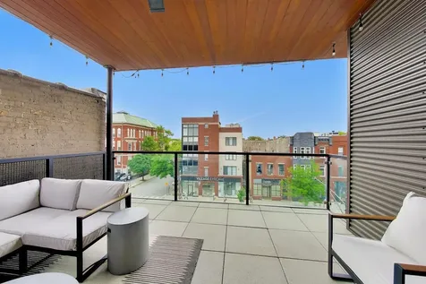 1902 West Division Street Chicago IL 60622