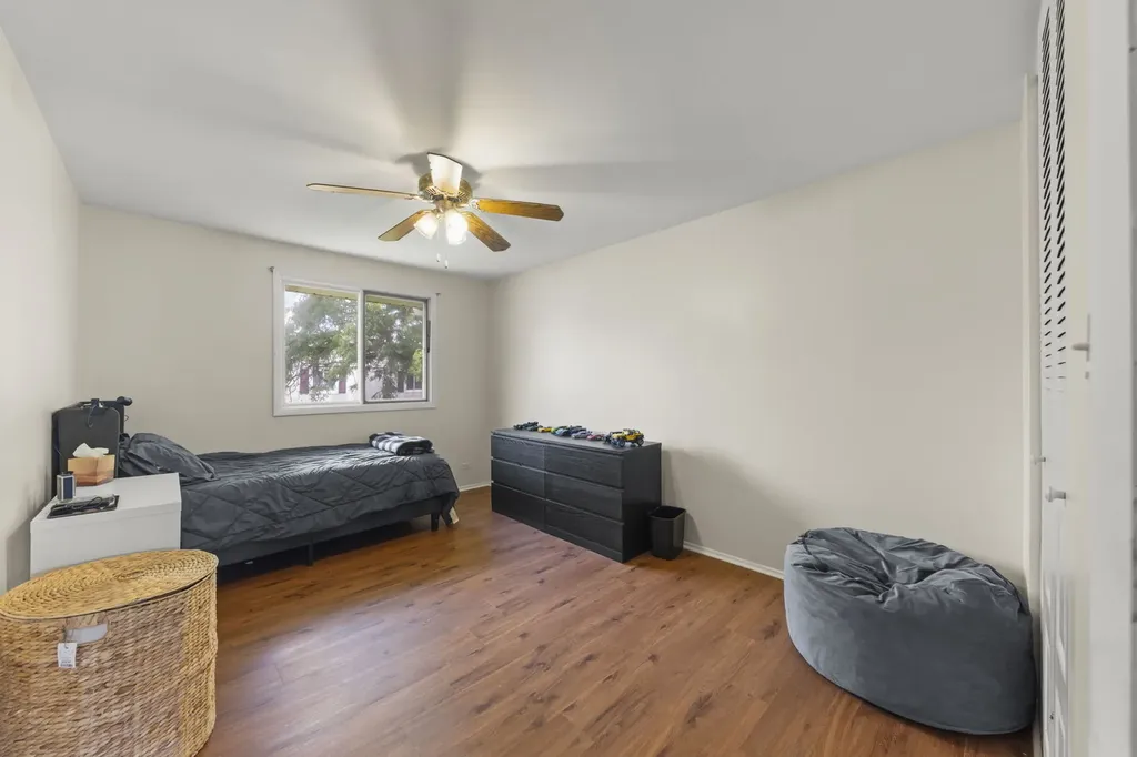 1613 Groton Court Wheaton IL 60189