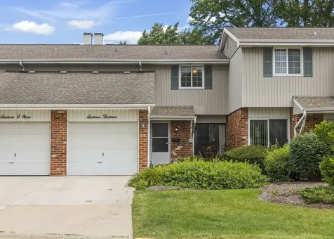 1613 Groton Court Wheaton IL 60189