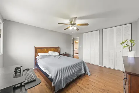 1613 Groton Court Wheaton IL 60189