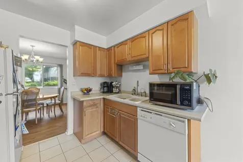 1613 Groton Court Wheaton IL 60189