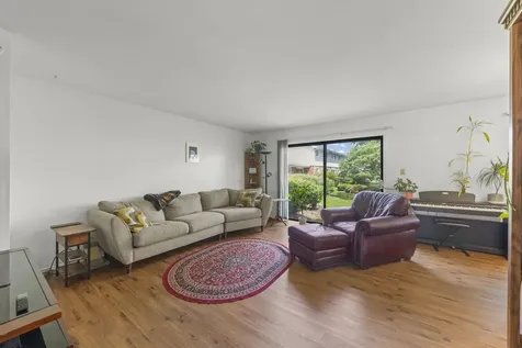 1613 Groton Court Wheaton IL 60189