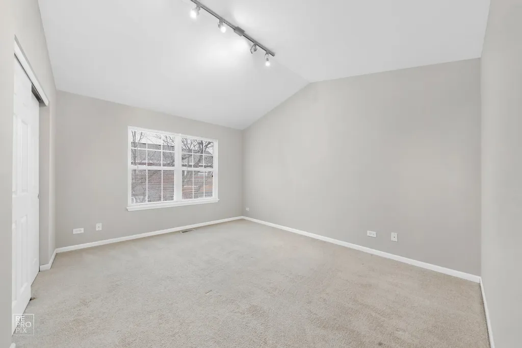 831 Genesee Drive Naperville IL 60563