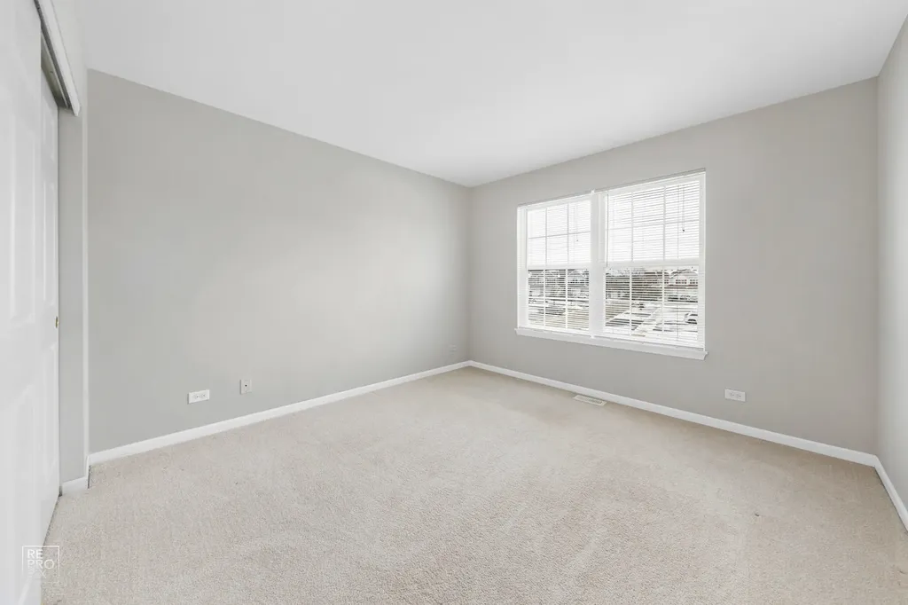 831 Genesee Drive Naperville IL 60563