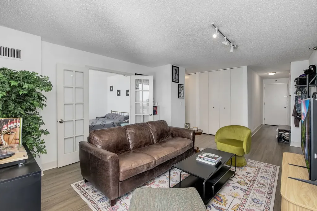 1122 North Clark Street Chicago IL 60610