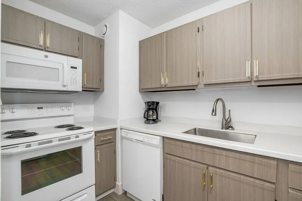 1122 North Clark Street Chicago IL 60610