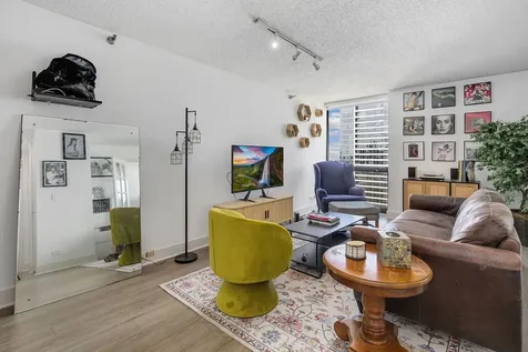 1122 North Clark Street Chicago IL 60610