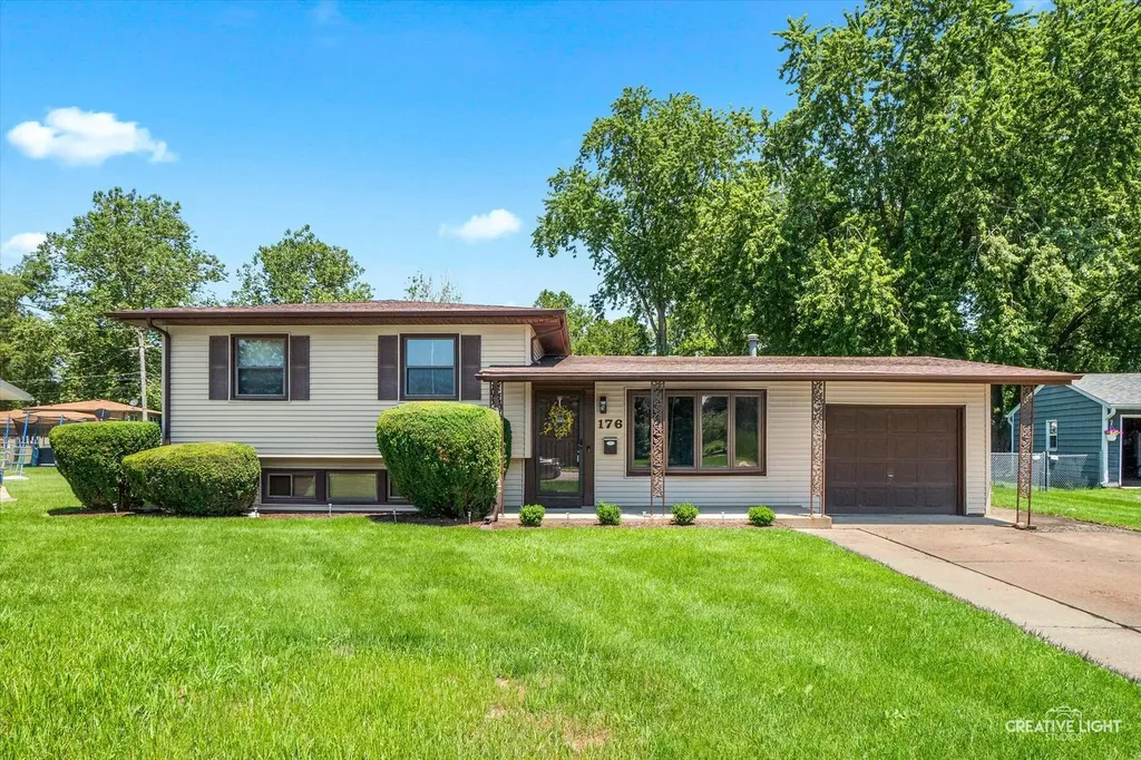 176 Boulder Hill Pass Montgomery IL 60538