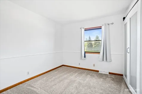 176 Boulder Hill Pass Montgomery IL 60538