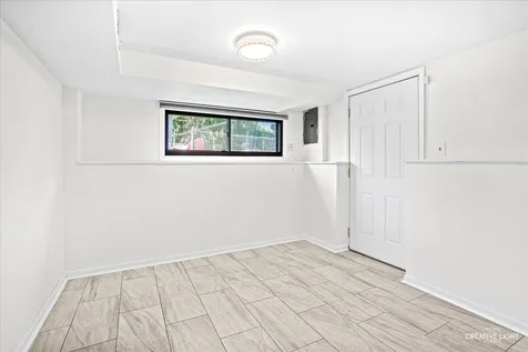 176 Boulder Hill Pass Montgomery IL 60538