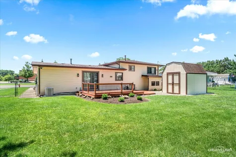 176 Boulder Hill Pass Montgomery IL 60538