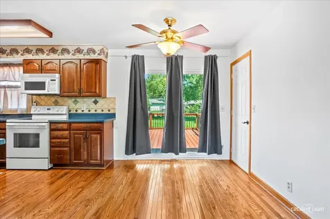176 Boulder Hill Pass Montgomery IL 60538
