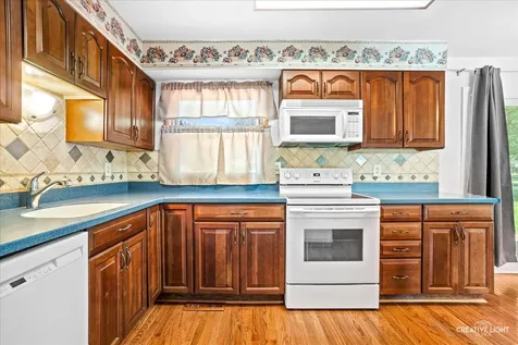 176 Boulder Hill Pass Montgomery IL 60538