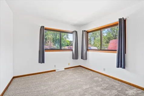 176 Boulder Hill Pass Montgomery IL 60538