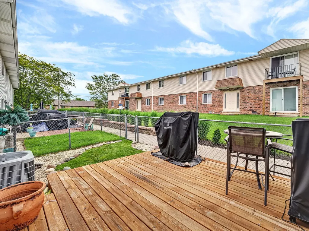 1675 Nelson Road New Lenox IL 60451