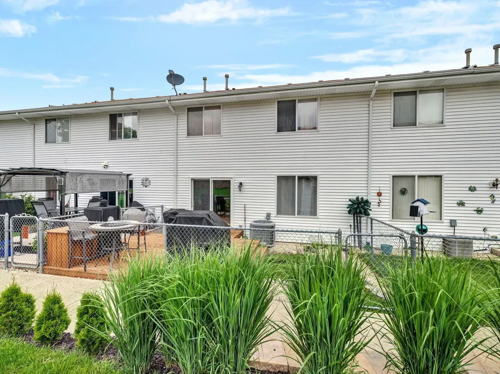 1675 Nelson Road New Lenox IL 60451
