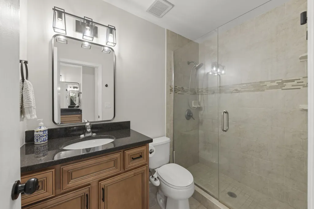 855 Peoria Court Carol Stream IL 60188