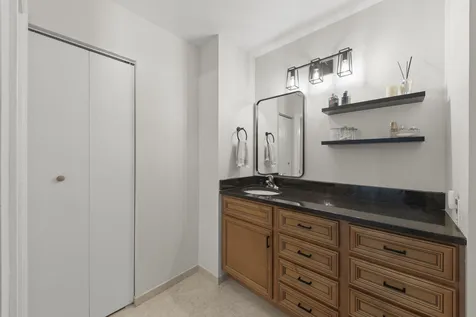 855 Peoria Court Carol Stream IL 60188