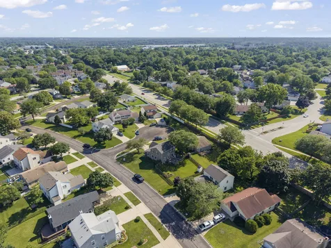 855 Peoria Court Carol Stream IL 60188