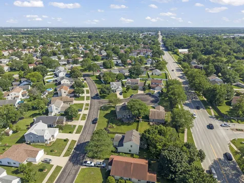 855 Peoria Court Carol Stream IL 60188