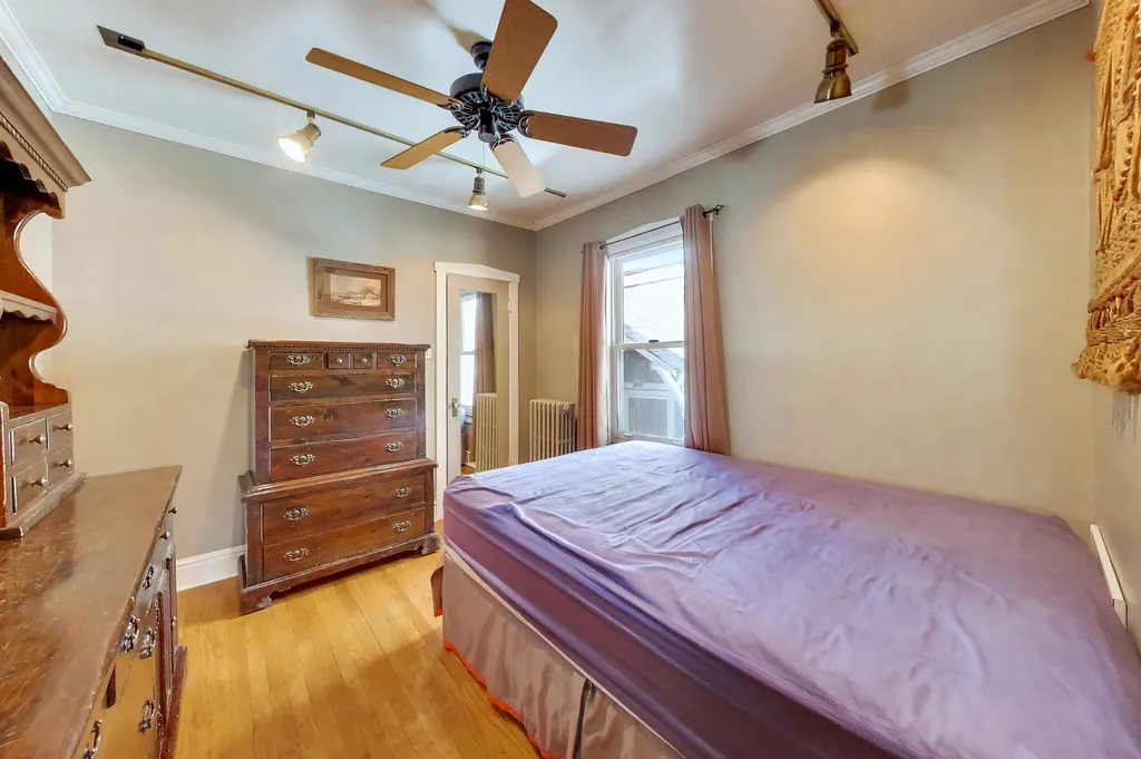 5337 North Ludlam Avenue Chicago IL 60630