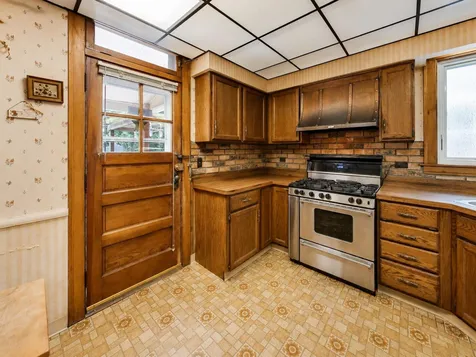 5337 North Ludlam Avenue Chicago IL 60630