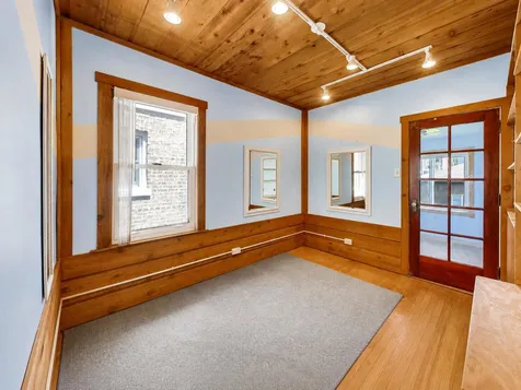 5337 North Ludlam Avenue Chicago IL 60630