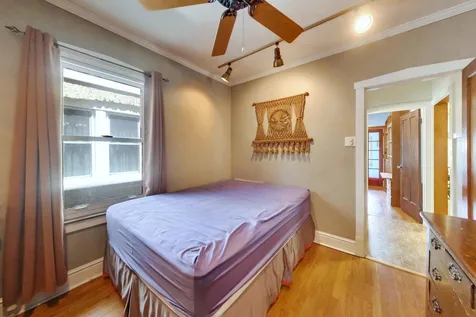 5337 North Ludlam Avenue Chicago IL 60630