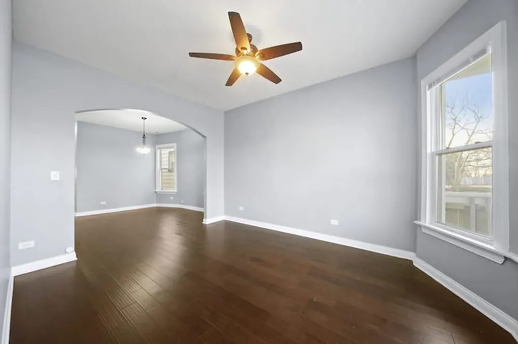 7931 South East End Avenue Chicago IL 60617