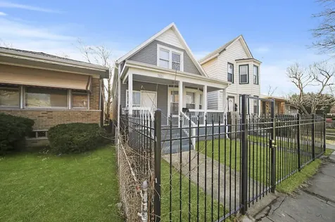 7931 South East End Avenue Chicago IL 60617