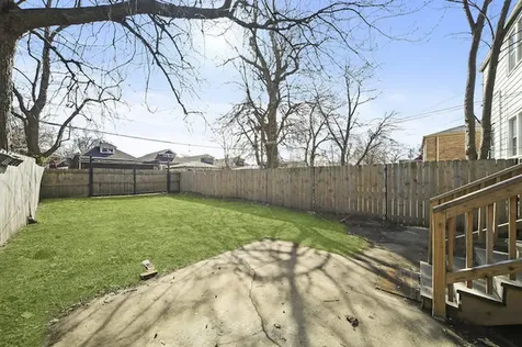 7931 South East End Avenue Chicago IL 60617