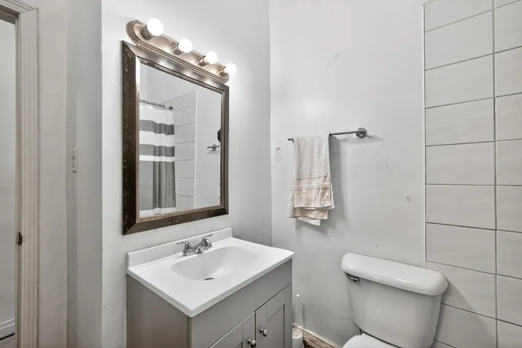3248 West Douglas Boulevard Chicago IL 60623