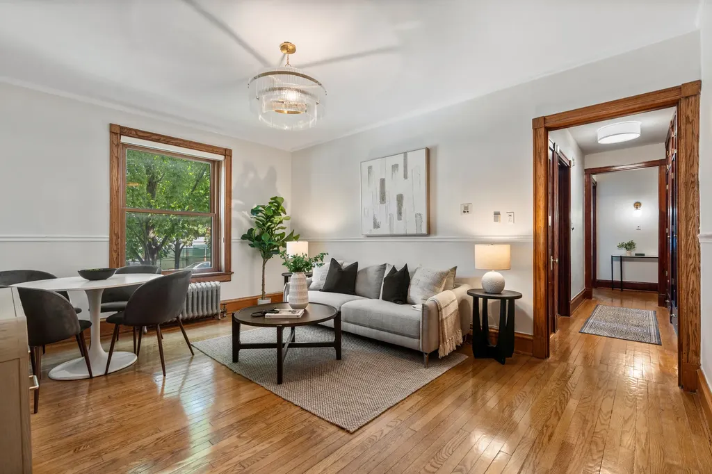 3764 North Magnolia Avenue Chicago IL 60613