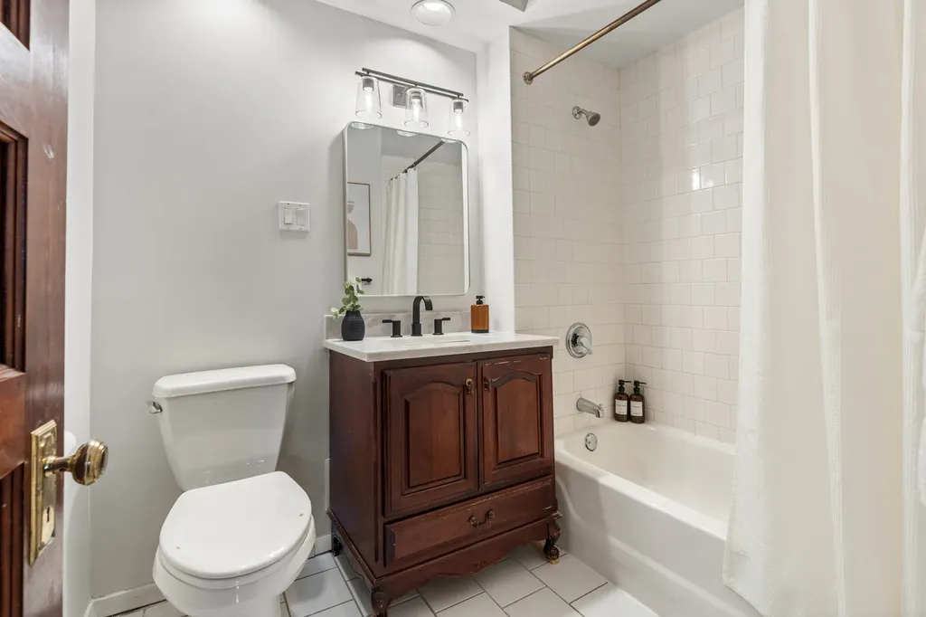 3764 North Magnolia Avenue Chicago IL 60613